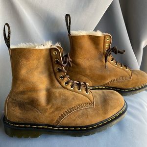 Dr. Martens 1960 Pascal tan suede boots with shearling lining. Size 11